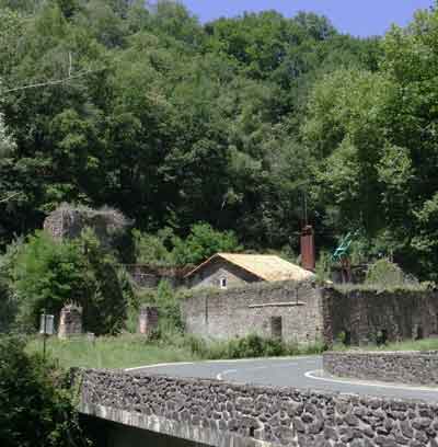 Les bâtiment de traitement du fer de Banca