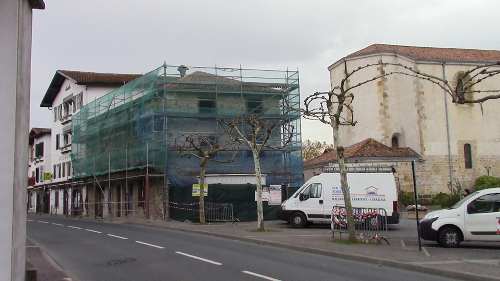 vues du clocher de l'église du bourg de Saint-Pée-sur-Nivelle
