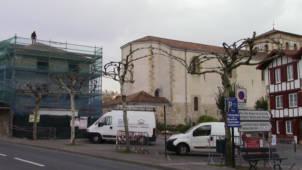 vues du clocher de l'église du bourg de Saint-Pée-sur-Nivelle