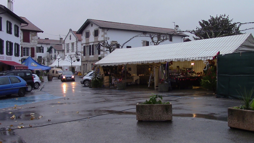 vues du clocher de l'église du bourg de Saint-Pée-sur-Nivelle