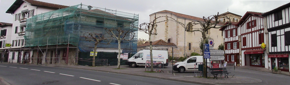 vues du clocher de l'église du bourg de Saint-Pée-sur-Nivelle