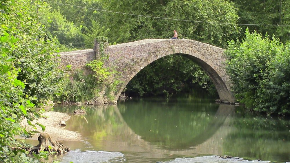 Album des photographies du pont de la Vierge du quartier d'Ibarron à Saint-Pée-sur-Nivelle