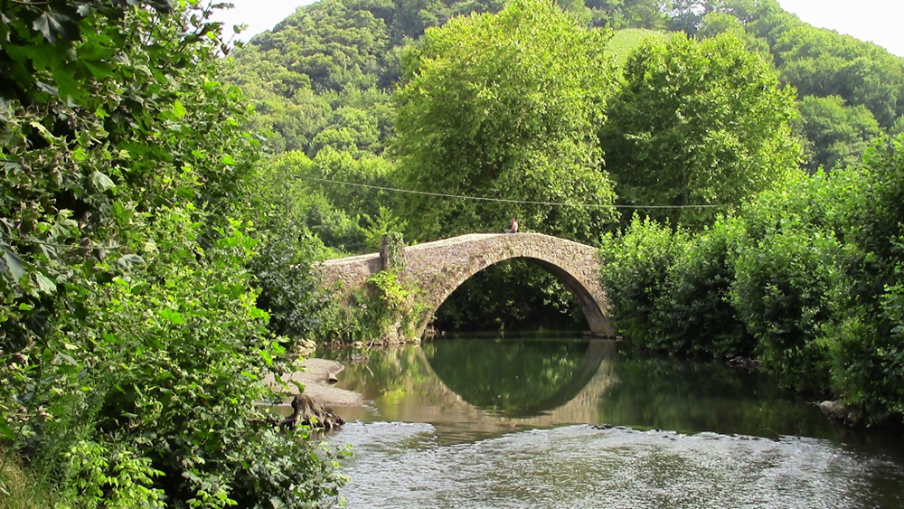 Album des photographies du pont de la Vierge du quartier d'Ibarron à Saint-Pée-sur-Nivelle